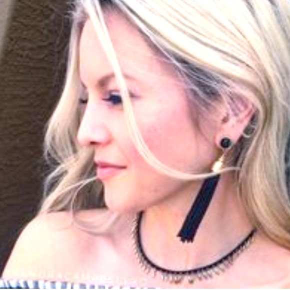 ::⚜️🌚Gorgeous Hand Beaded Black Tassel Earrings - Picture 10 of 12